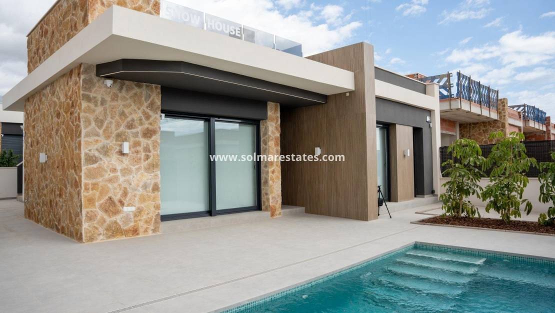 3 Zimmer Villa zu verkaufen in Ciudad Quesada mit Pool - 496.000 € (Ref: 8826220)