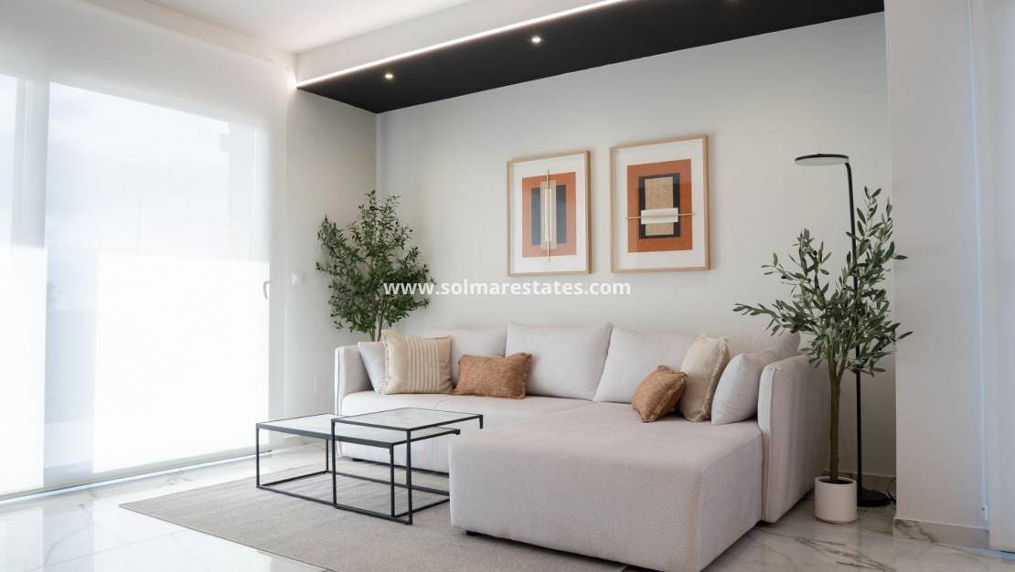 3 Zimmer Villa zu verkaufen in Ciudad Quesada mit Pool - 496.000 € (Ref: 8826220)