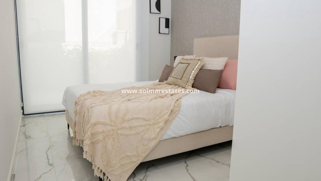 3 Zimmer Villa zu verkaufen in Ciudad Quesada mit Pool - 496.000 € (Ref: 8826220)