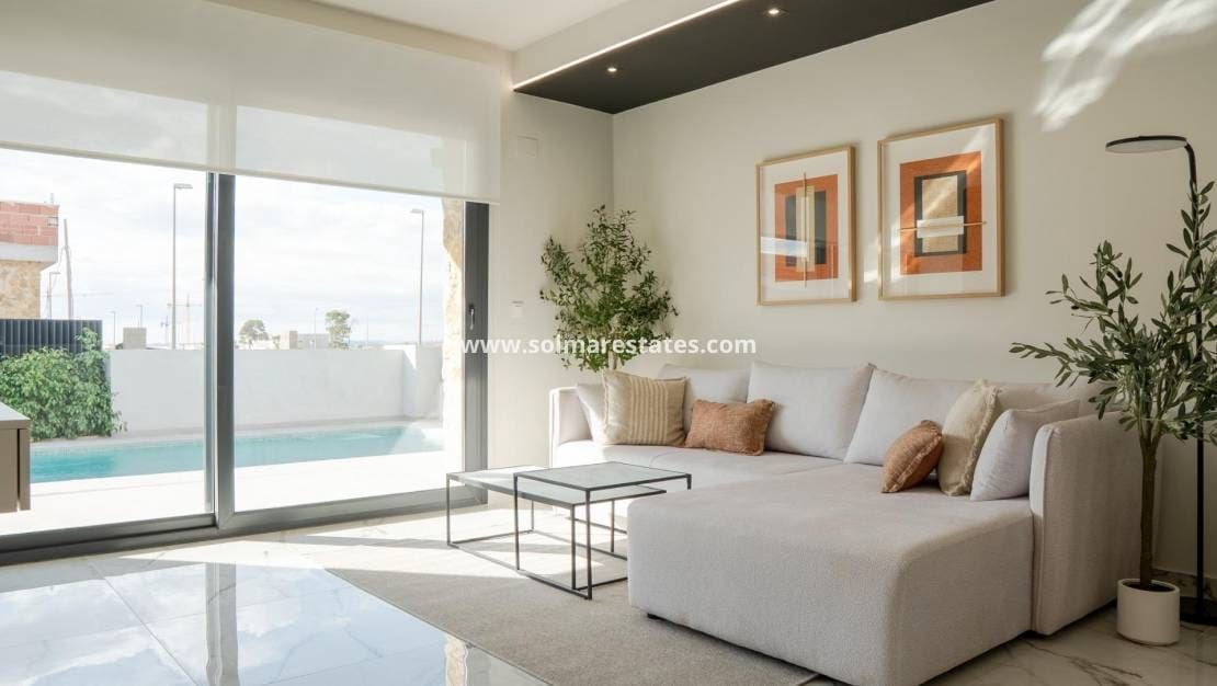 3 Zimmer Villa zu verkaufen in Ciudad Quesada mit Pool - 496.000 € (Ref: 8826220)