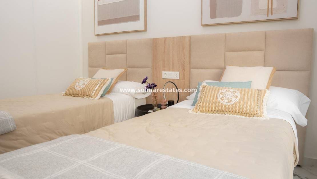 3 Zimmer Villa zu verkaufen in Ciudad Quesada mit Pool - 496.000 € (Ref: 8826220)