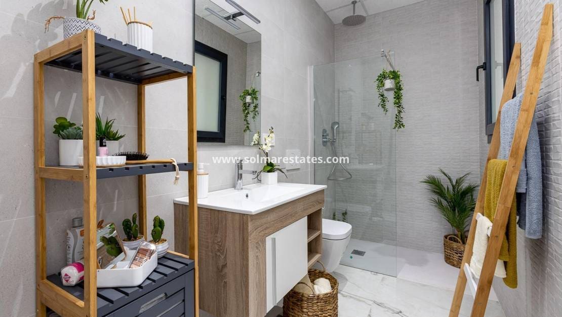 2 bedroom Apartment for sale in Ciudad Quesada with pool - € 279,000 (Ref: 8826221)