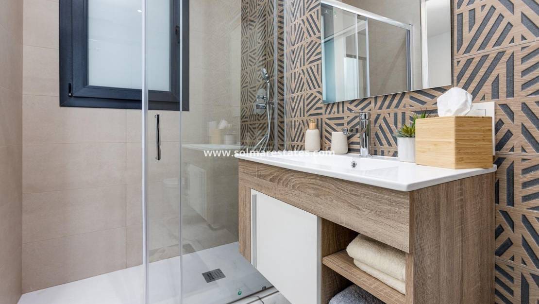 2 bedroom Apartment for sale in Ciudad Quesada with pool - € 279,000 (Ref: 8826221)