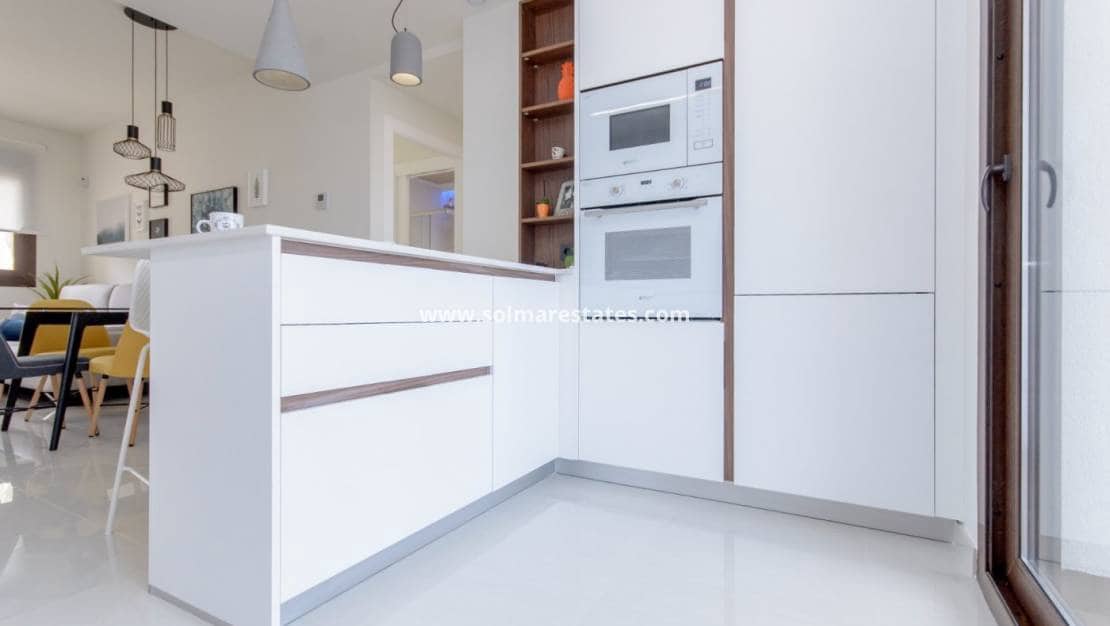 2 makuuhuone Huoneisto myytävänä paikassa Los Balcones mukana uima-altaan - 275 000 € (Ref: 8826234)