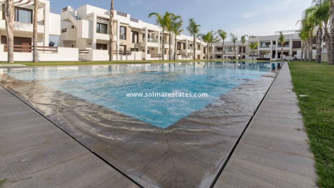 2 makuuhuone Huoneisto myytävänä paikassa Los Balcones mukana uima-altaan - 275 000 € (Ref: 8826234)