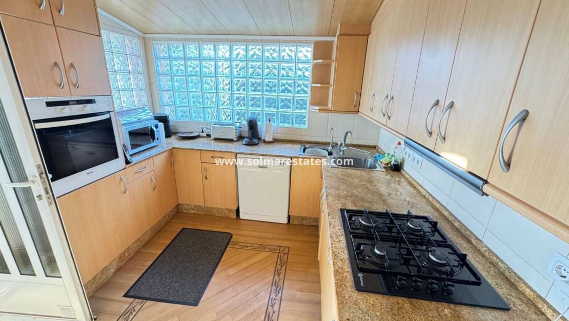 3 Zimmer Villa zu verkaufen in Cabo Roig mit Pool - 850.000 € (Ref: 8828133)