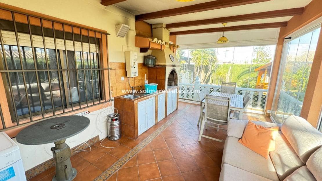 3 Zimmer Villa zu verkaufen in Cabo Roig mit Pool - 850.000 € (Ref: 8828133)