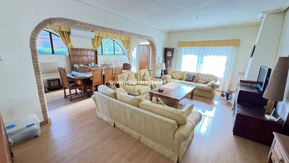 3 Zimmer Villa zu verkaufen in Cabo Roig mit Pool - 850.000 € (Ref: 8828133)