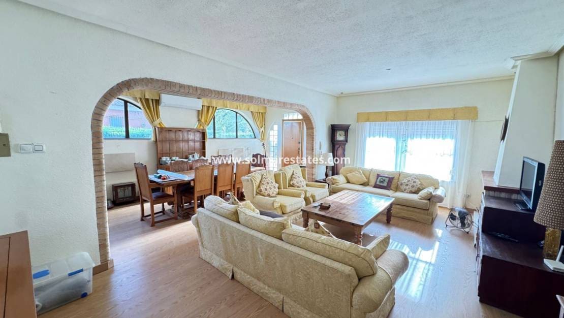 3 Zimmer Villa zu verkaufen in Cabo Roig mit Pool - 850.000 € (Ref: 8828133)