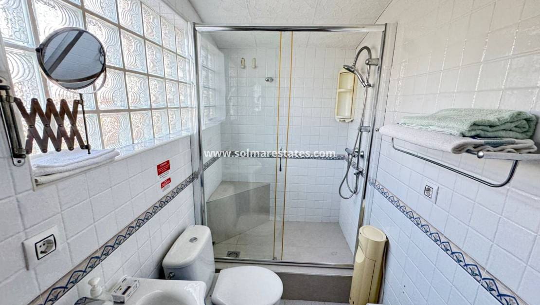 3 Zimmer Villa zu verkaufen in Cabo Roig mit Pool - 850.000 € (Ref: 8828133)