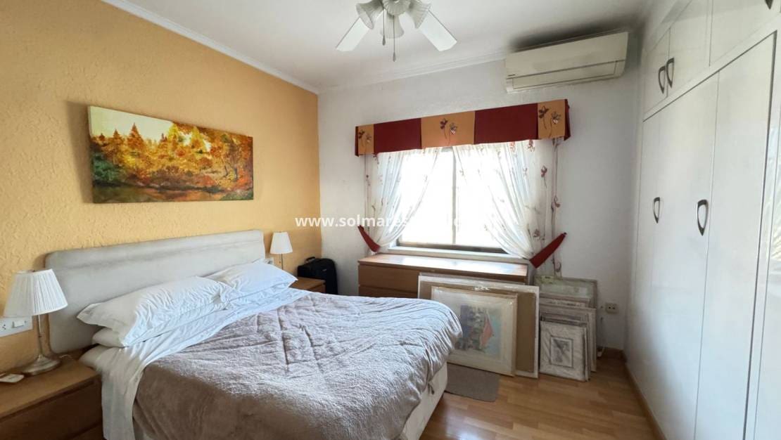 3 Zimmer Villa zu verkaufen in Cabo Roig mit Pool - 850.000 € (Ref: 8828133)