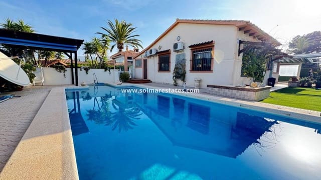 3 Zimmer Villa zu verkaufen in Cabo Roig, Orihuela mit Pool - 850.000 € (Ref: 8828133)