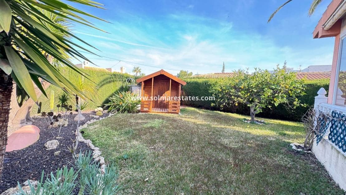 3 Zimmer Villa zu verkaufen in Cabo Roig mit Pool - 850.000 € (Ref: 8828133)