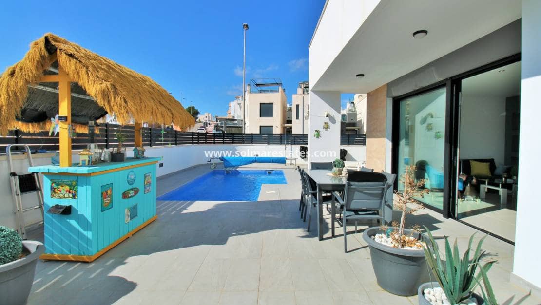 3 camera da letto Villa in vendita in Villamartin con piscina - 405.000 € (Rif: 8841867)