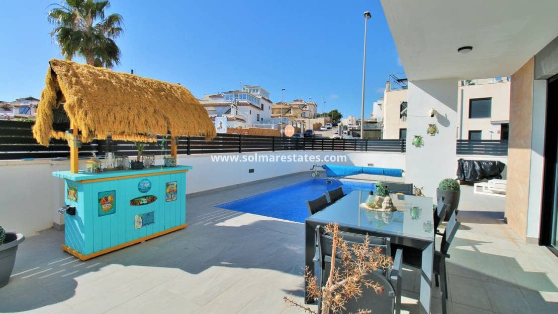 3 camera da letto Villa in vendita in Villamartin con piscina - 405.000 € (Rif: 8841867)