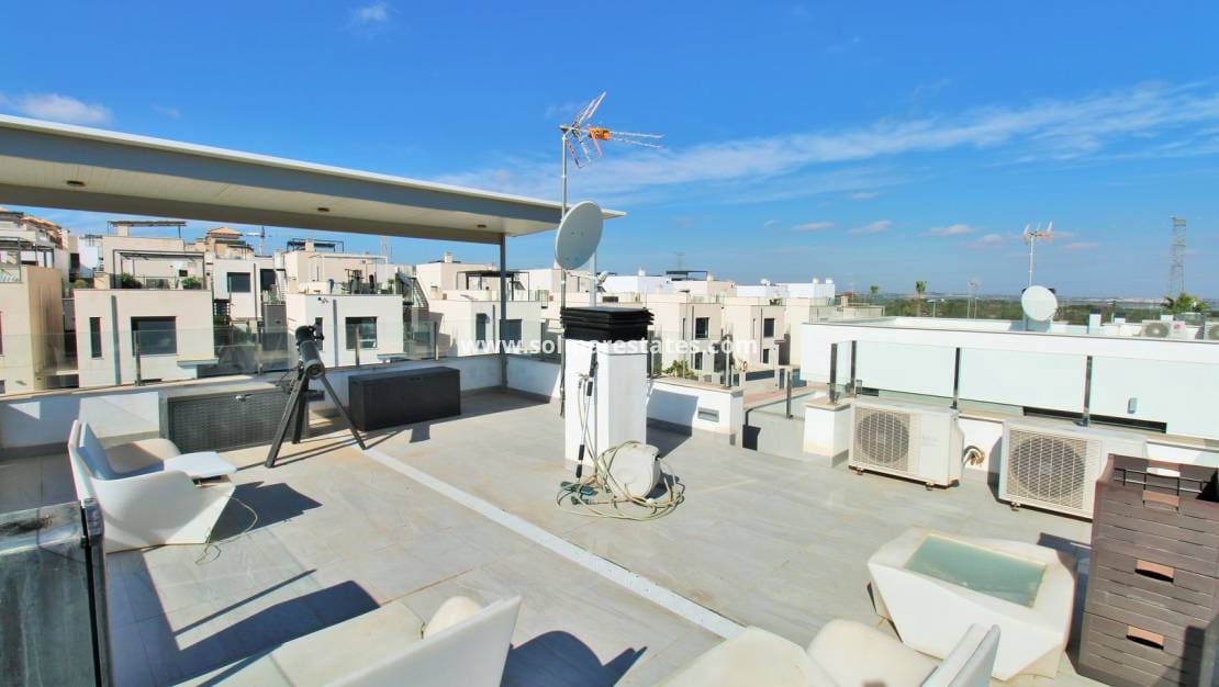 3 camera da letto Villa in vendita in Villamartin con piscina - 405.000 € (Rif: 8841867)