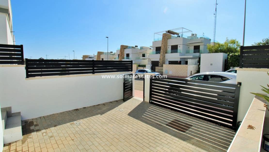 3 camera da letto Villa in vendita in Villamartin con piscina - 405.000 € (Rif: 8841867)