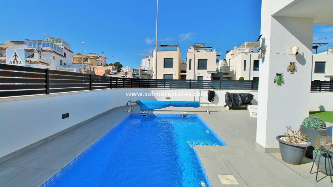 3 camera da letto Villa in vendita in Villamartin con piscina - 405.000 € (Rif: 8841867)