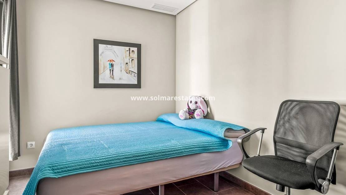 4 chambre Appartement à vendre à Villamartin avec piscine - 549 000 € (Ref: 8862114)