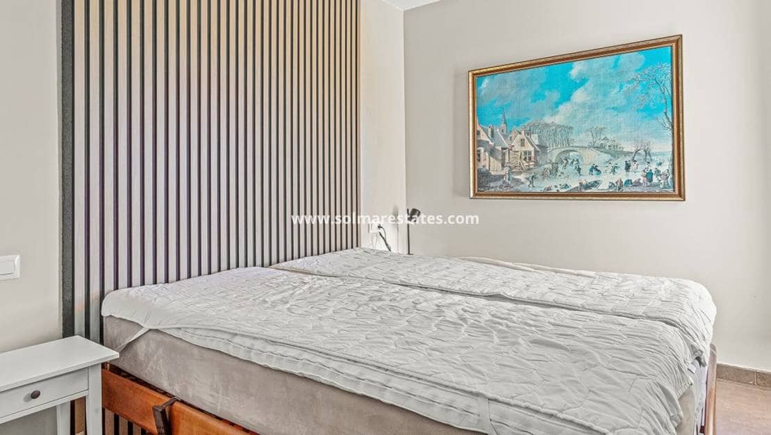 4 chambre Appartement à vendre à Villamartin avec piscine - 549 000 € (Ref: 8862114)