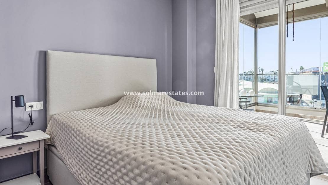 4 chambre Appartement à vendre à Villamartin avec piscine - 549 000 € (Ref: 8862114)