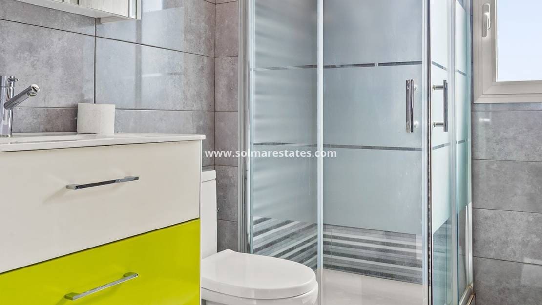 4 chambre Appartement à vendre à Villamartin avec piscine - 549 000 € (Ref: 8862114)