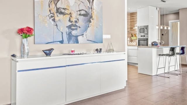 4 slaapkamer Appartement te koop in Villamartin, Orihuela met zwembad - € 549.000 (Ref: 8862114)