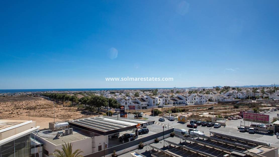 4 chambre Appartement à vendre à Villamartin avec piscine - 549 000 € (Ref: 8862114)