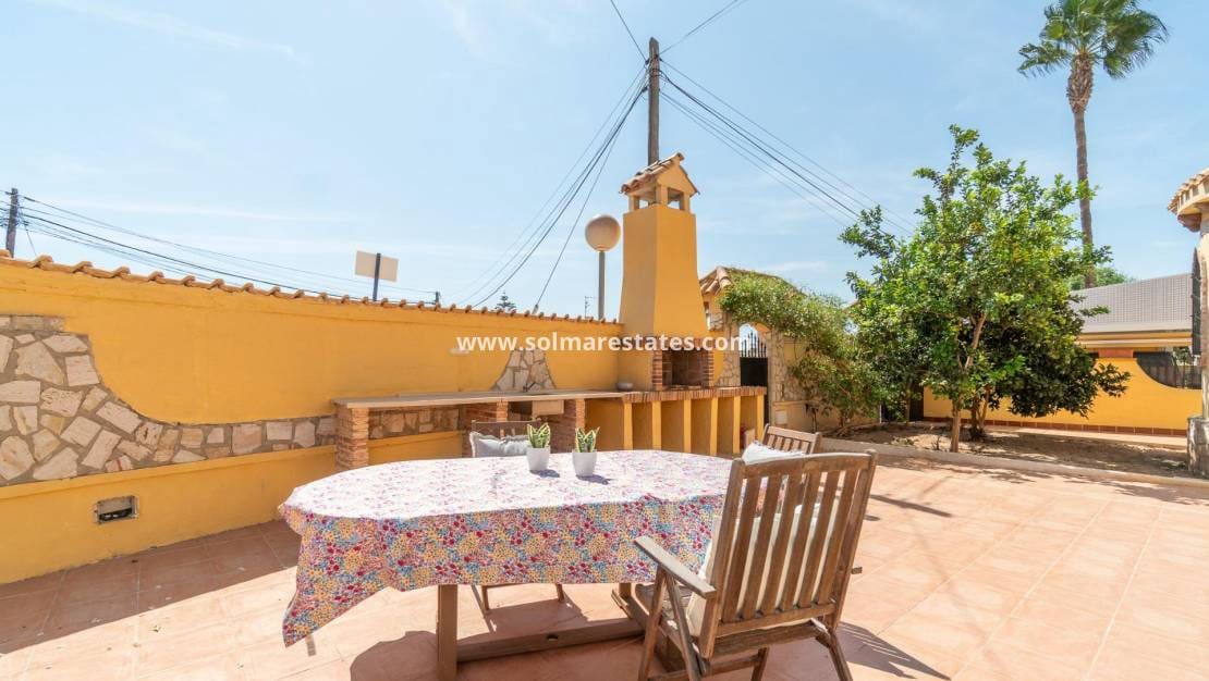 5 camera da letto Villa in vendita in Playa Flamenca con piscina - 350.000 € (Rif: 8900512)