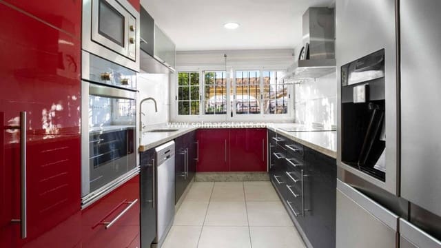 Chalet de 5 habitaciones en Playa Flamenca, Orihuela en venta con piscina - 350.000 € (Ref: 8900512)