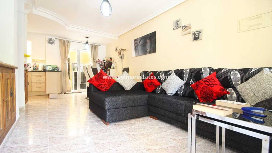 2 soverom Kjedet enebolig til salgs i Villamartin med svømmebasseng - € 165 000 (Ref: 8910669)