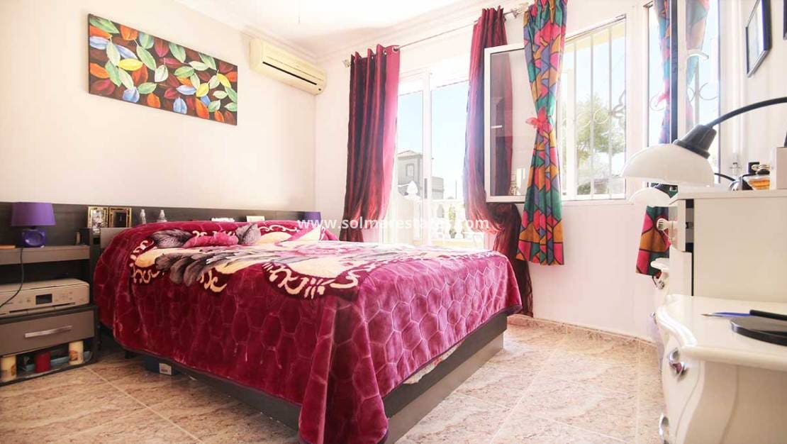 2 soverom Kjedet enebolig til salgs i Villamartin med svømmebasseng - € 165 000 (Ref: 8910669)