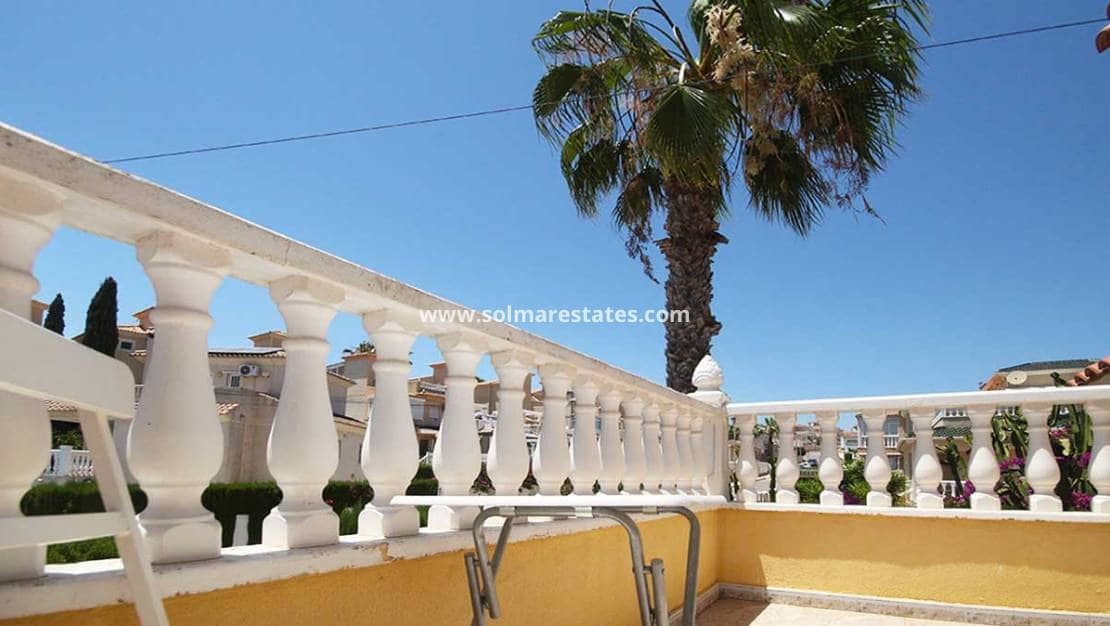 2 soverom Kjedet enebolig til salgs i Villamartin med svømmebasseng - € 165 000 (Ref: 8910669)