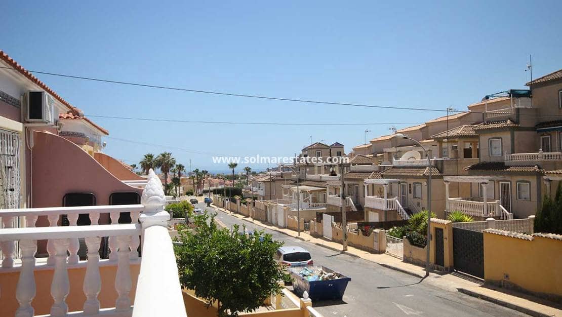 2 soverom Kjedet enebolig til salgs i Villamartin med svømmebasseng - € 165 000 (Ref: 8910669)