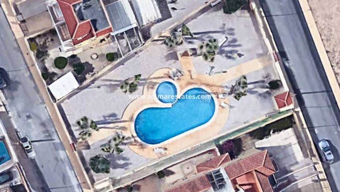 2 soverom Kjedet enebolig til salgs i Villamartin med svømmebasseng - € 165 000 (Ref: 8910669)