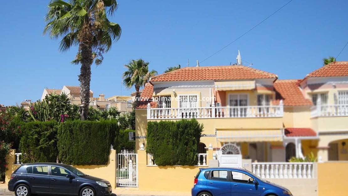 2 soverom Kjedet enebolig til salgs i Villamartin med svømmebasseng - € 165 000 (Ref: 8910669)