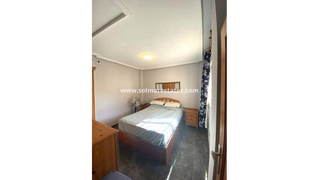 5 slaapkamer Villa te koop in La Zenia met zwembad - € 365.000 (Ref: 8915781)