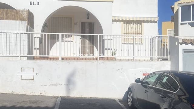 3 slaapkamer Halfvrijstaande villa te koop in Villamartin, Orihuela met zwembad - € 175.000 (Ref: 8921874)