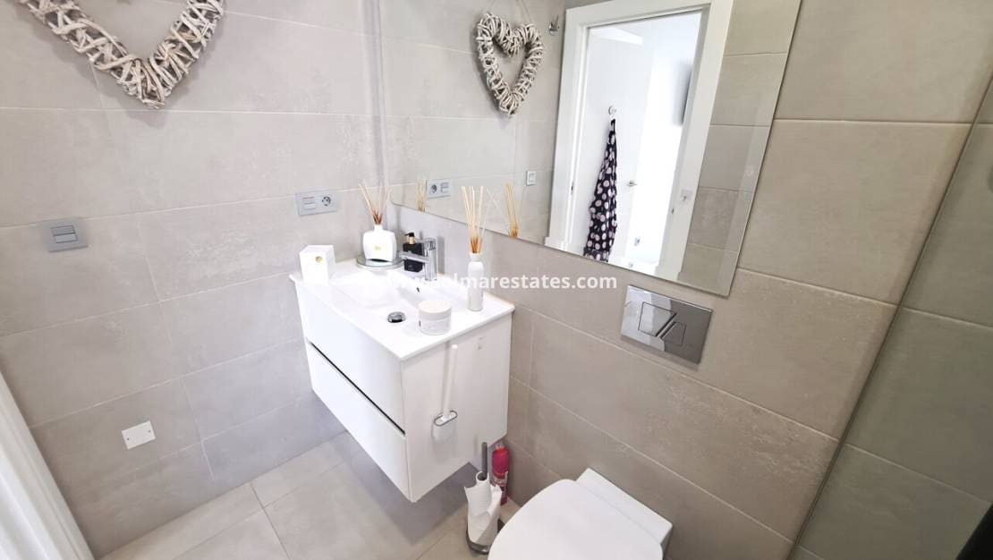 3 Zimmer Villa zu verkaufen in Villamartin mit Pool - 369.950 € (Ref: 8927694)