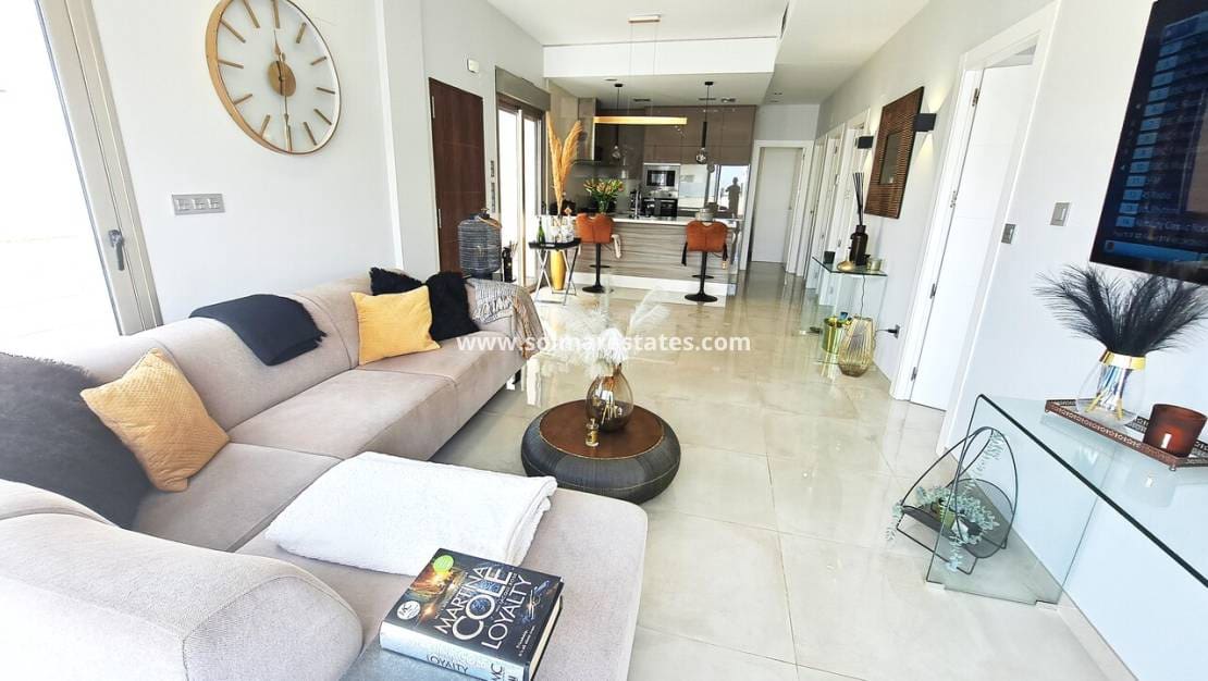 3 Zimmer Villa zu verkaufen in Villamartin mit Pool - 369.950 € (Ref: 8927694)