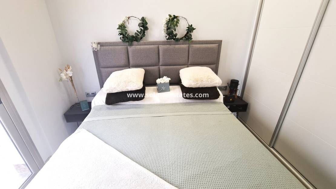 3 Zimmer Villa zu verkaufen in Villamartin mit Pool - 369.950 € (Ref: 8927694)