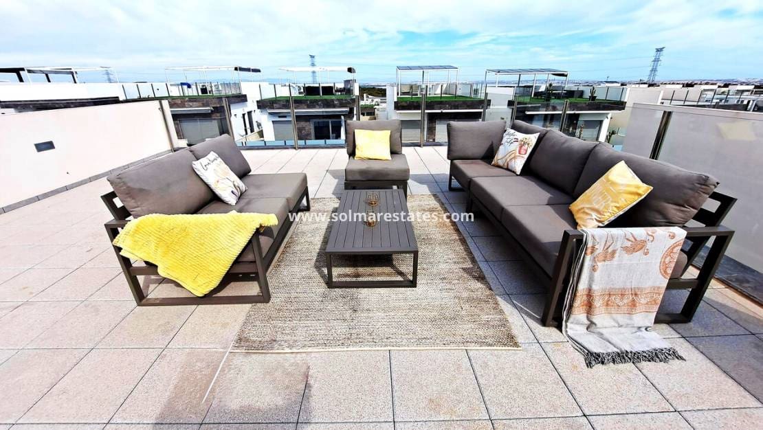 3 Zimmer Villa zu verkaufen in Villamartin mit Pool - 369.950 € (Ref: 8927694)