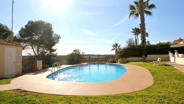 3 Zimmer Villa zu verkaufen in Villamartin, Orihuela mit Pool - 317.900 € (Ref: 8933424)