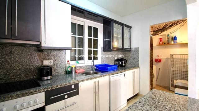 3 Zimmer Villa zu verkaufen in Villamartin, Orihuela mit Pool - 317.900 € (Ref: 8933424)