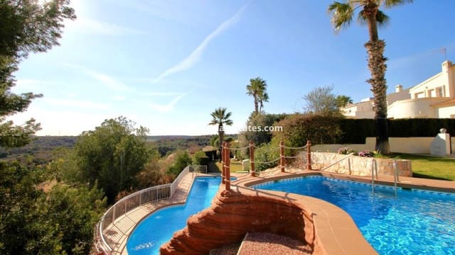 3 Zimmer Villa zu verkaufen in Villamartin, Orihuela mit Pool - 317.900 € (Ref: 8933424)