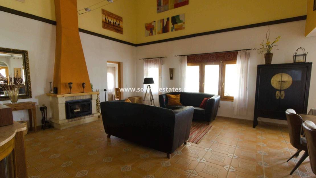 5 quarto Moradia para venda em La Marquesa com piscina - 559 000 € (Ref: 8966768)