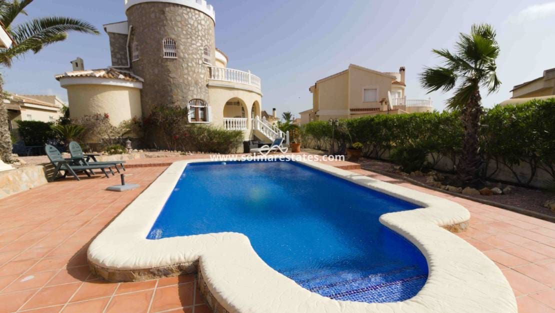 5 quarto Moradia para venda em La Marquesa com piscina - 559 000 € (Ref: 8966768)