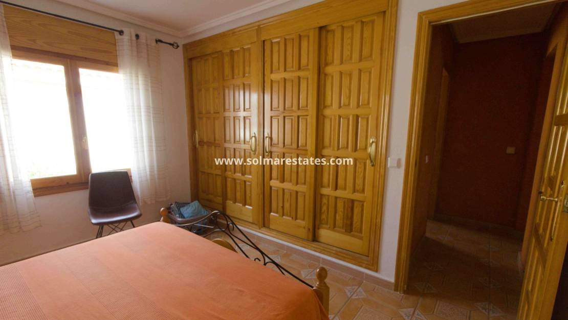 5 quarto Moradia para venda em La Marquesa com piscina - 559 000 € (Ref: 8966768)