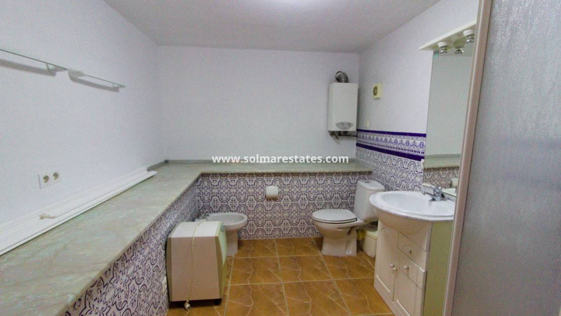 5 quarto Moradia para venda em La Marquesa com piscina - 559 000 € (Ref: 8966768)