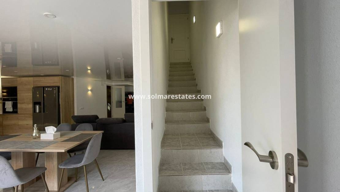 Chalet de 3 habitaciones en Los Altos en venta con piscina - 349.000 € (Ref: 8993265)